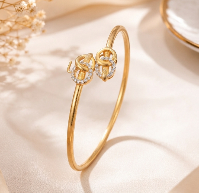 Minimal open-cuff design, Pune
